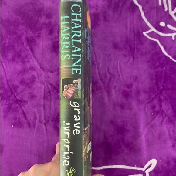 Charlaine Harris Hardback book Grave Surprise New York‎ times bestselling - Picture 3 of 5
